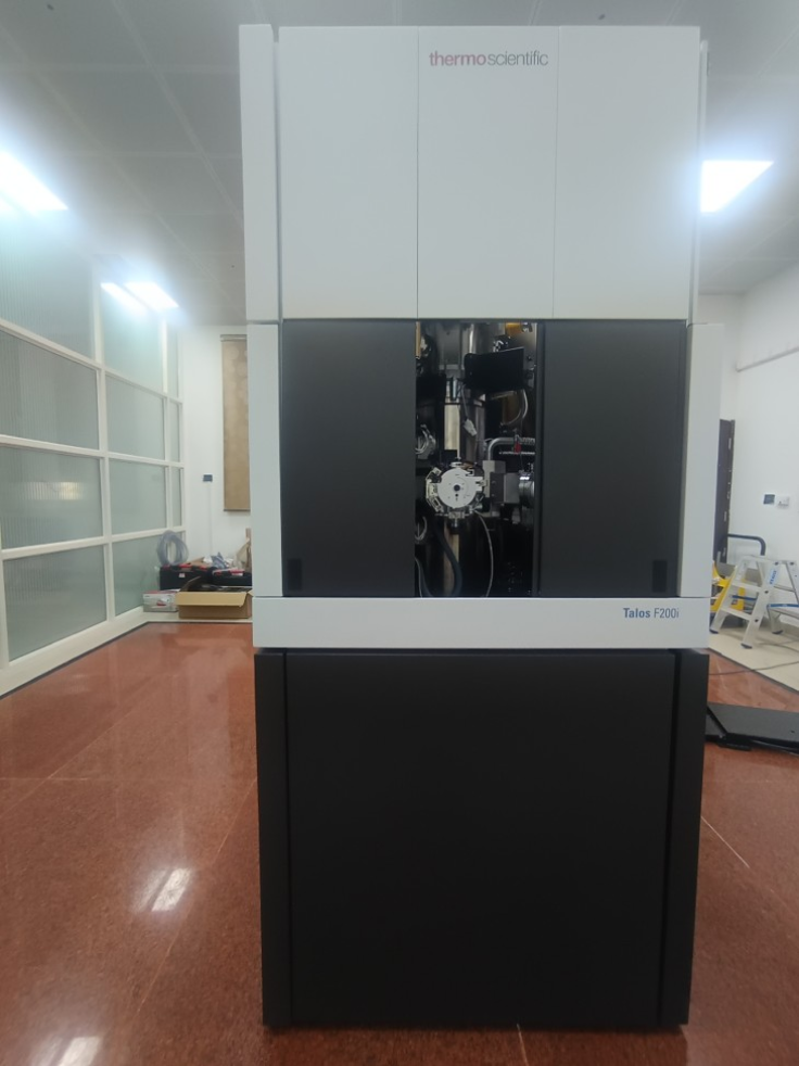 HIGH RESOLUTION TRANSMISSION ELECTRON MICROSCOPE